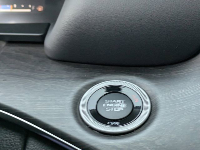 Used 2022 Jeep Grand Cherokee Overland w/ Luxury Tech Group IV image 33