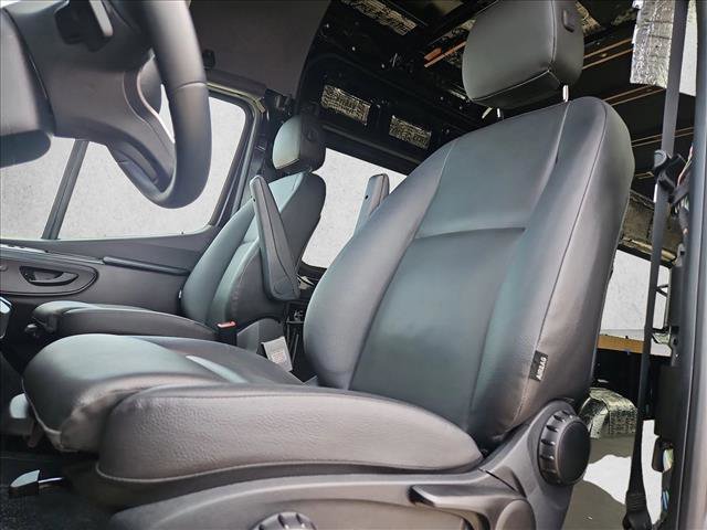 Used 2022 Mercedes-Benz Sprinter 2500 image 15