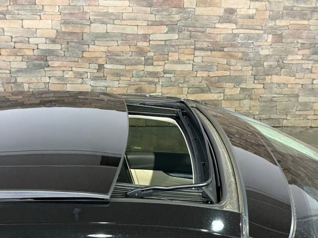 Used 2022 Nissan Maxima Platinum w/ Sport Mat Group FWD image 2