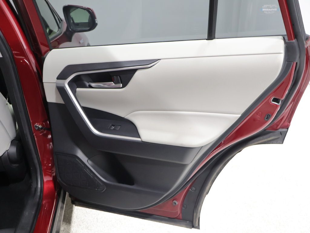 Used 2021 Toyota RAV4 XLE Premium AWD/4WD image 22