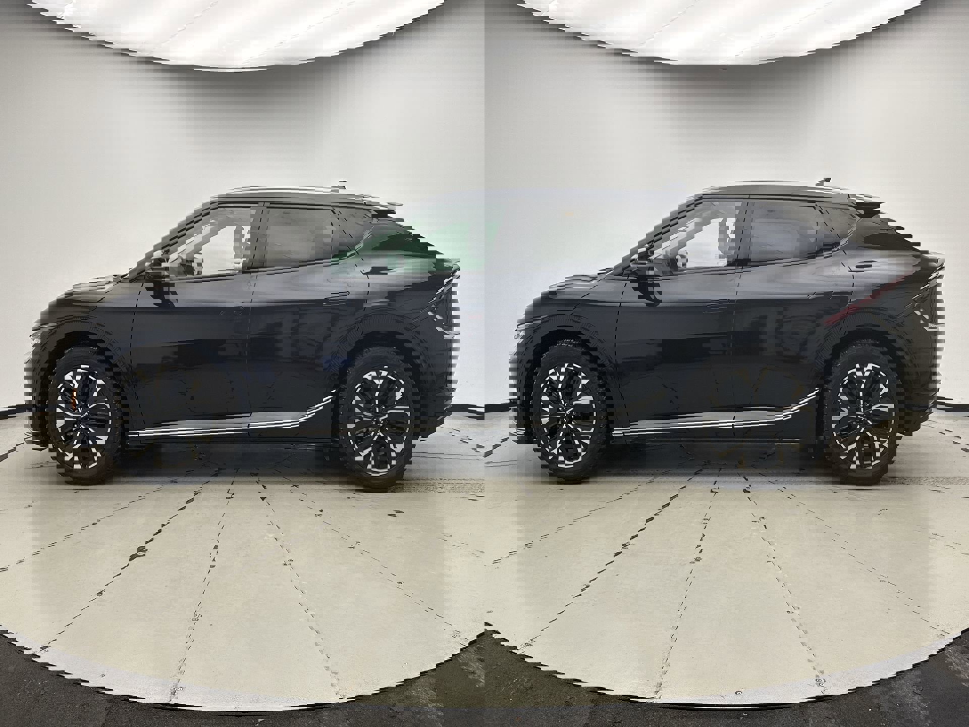 Used 2024 Kia EV6 Wind image 2