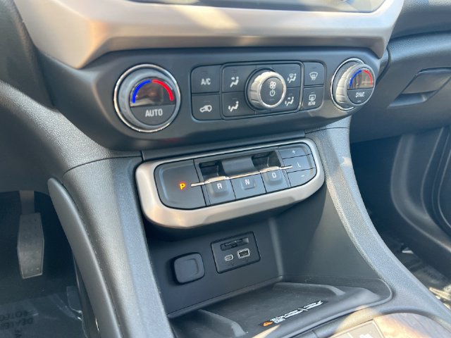 Used 2023 GMC Acadia Denali w/ Denali Ultimate Package AWD/4WD image 31