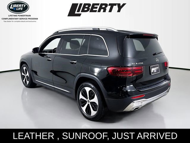 Used 2025 Mercedes-Benz GLB 250 GLB 250 w/ Exclusive Package image 5