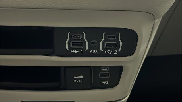 Used 2022 Chrysler Pacifica Touring-L FWD image 32