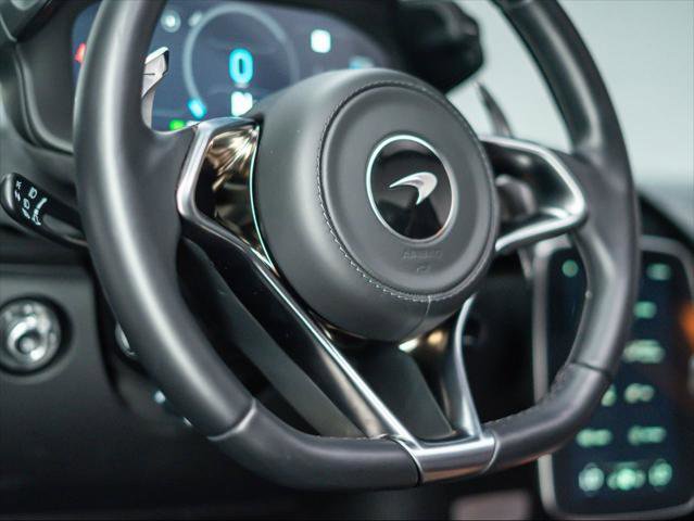 Used 2025 McLaren Artura image 15