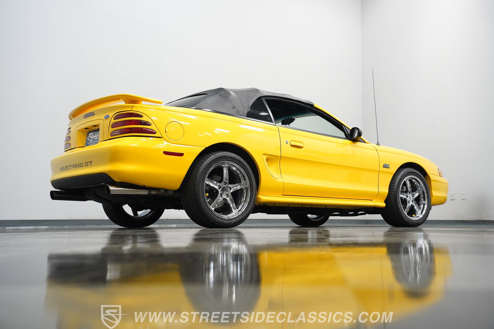 Used 1995 Ford Mustang GT RWD image 26