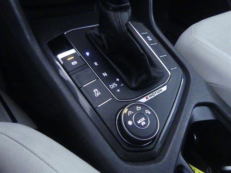 Used 2018 Volkswagen Tiguan S image 15