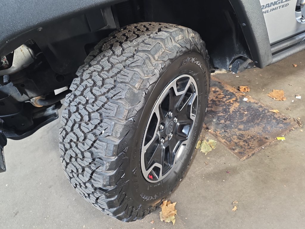 Used 2016 Jeep Wrangler Unlimited Rubicon AWD/4WD image 32
