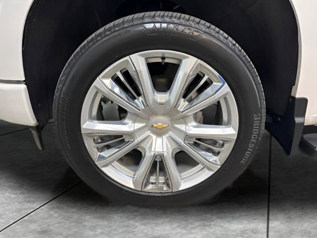 Used 2022 Chevrolet Silverado 1500 High Country w/ High Country Premium Package image 28