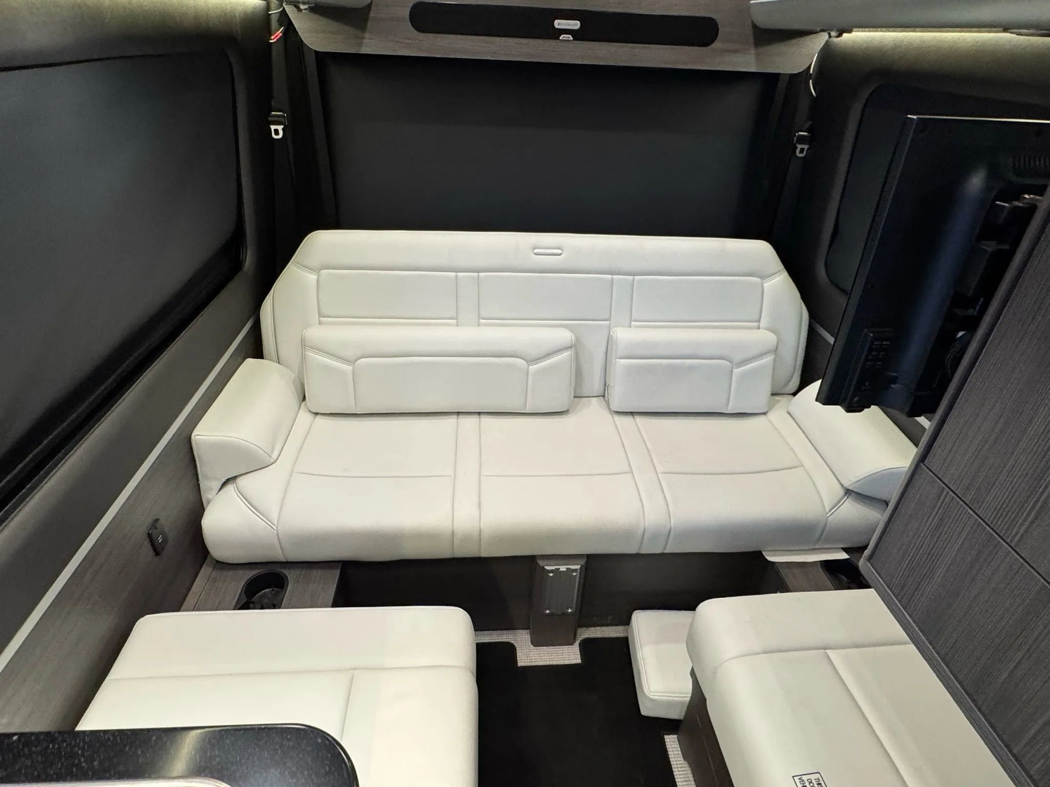 Used 2021 Mercedes-Benz Sprinter 2500 w/ Windows All Around Package image 35