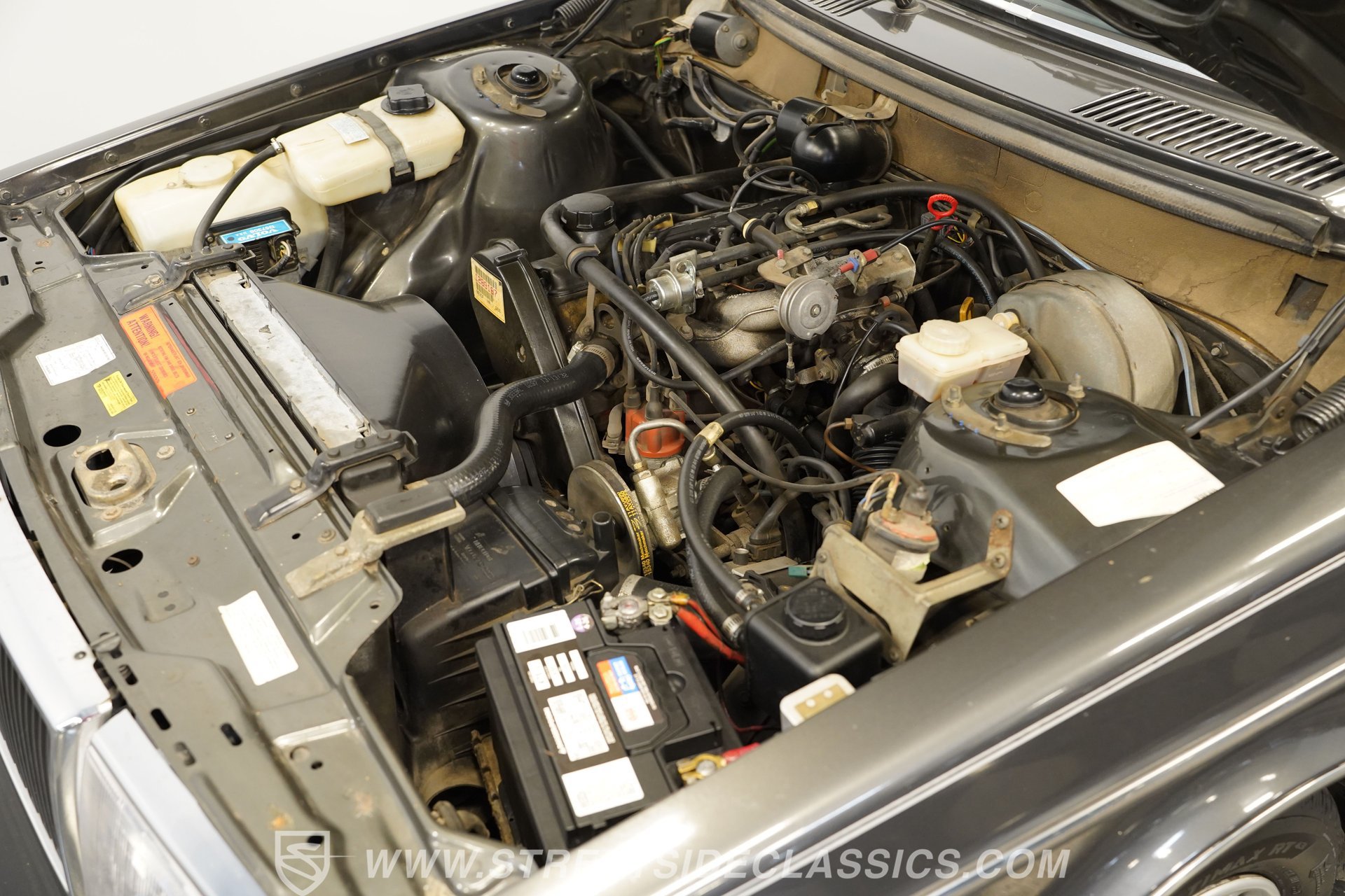 Used 1988 Volvo 240 Sedan RWD image 40