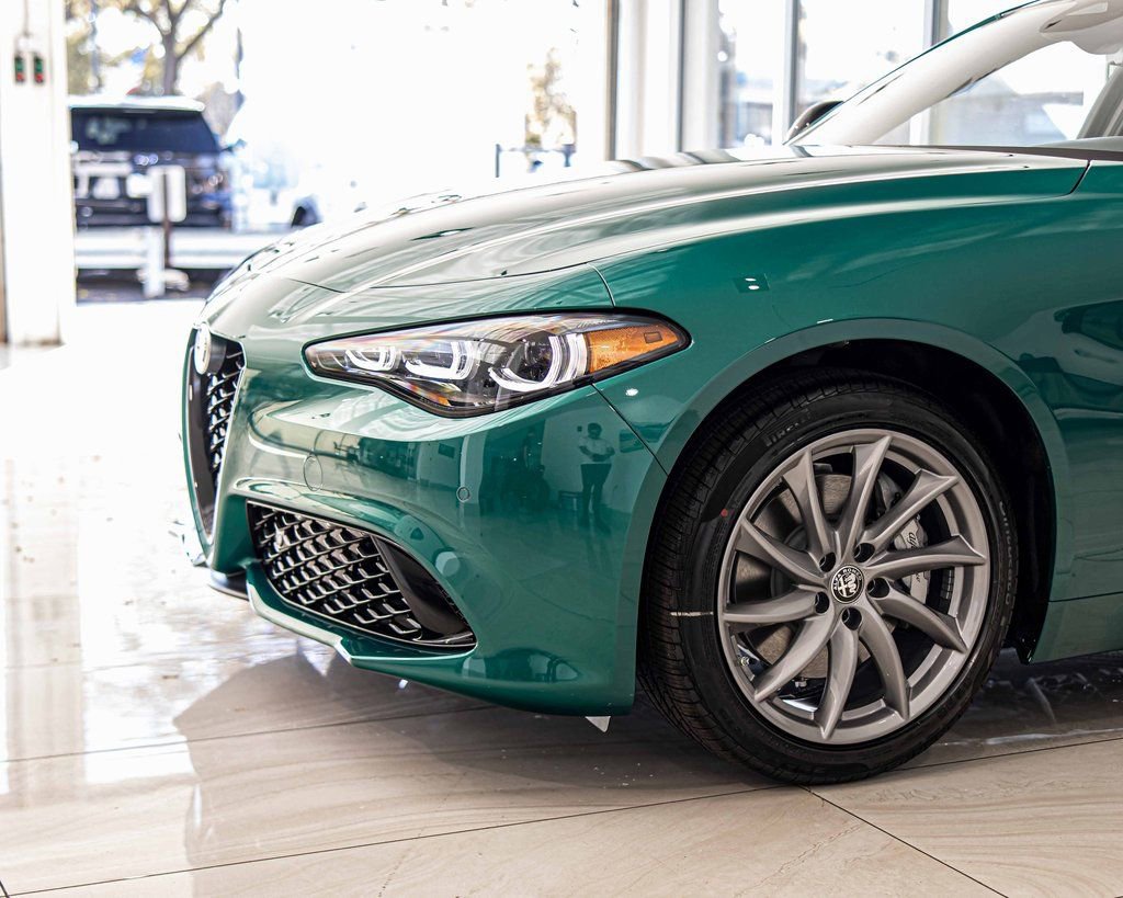 New 2025 Alfa Romeo Giulia AWD image 4