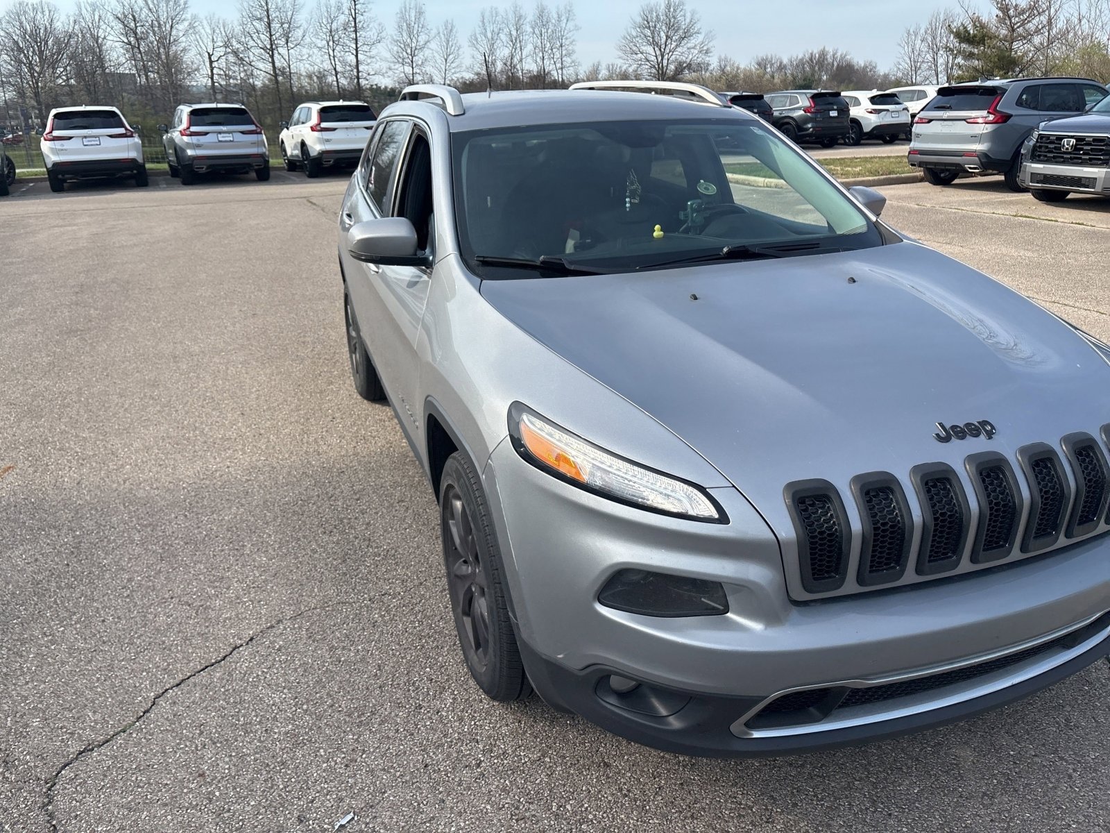 Used 2016 Jeep Cherokee Limited image 16