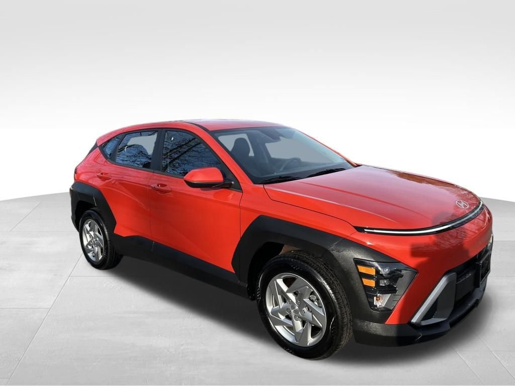 Certified 2025 Hyundai Kona SE image 7