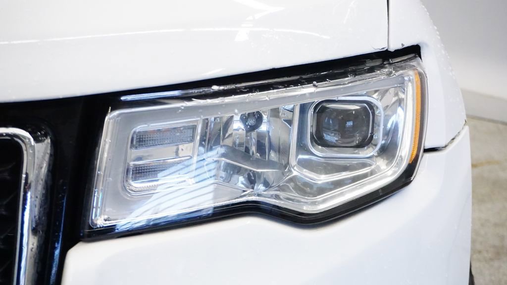 Certified 2017 Jeep Grand Cherokee Laredo w/ Quick Order Package 23E image 12