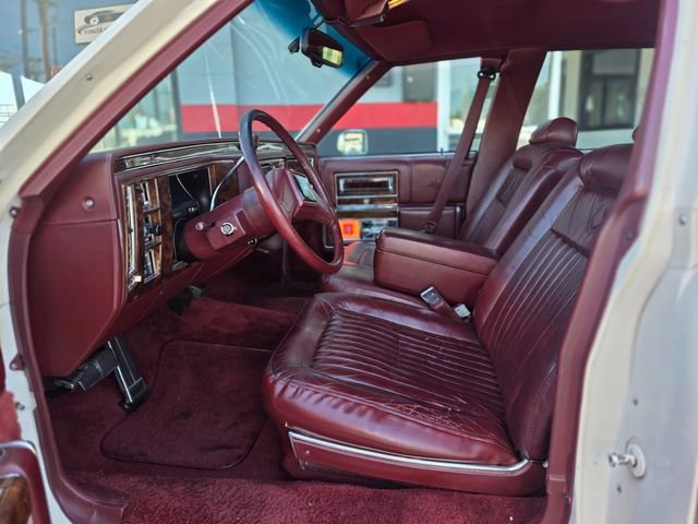 Used 1991 Cadillac Brougham image 29
