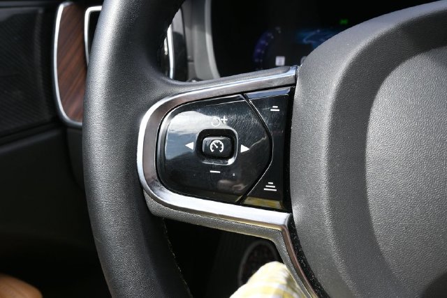 Used 2024 Volvo XC60 B5 Ultimate AWD/4WD image 32