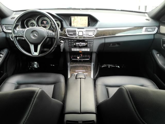 Used 2014 Mercedes-Benz E 250 BlueTEC Sedan image 2