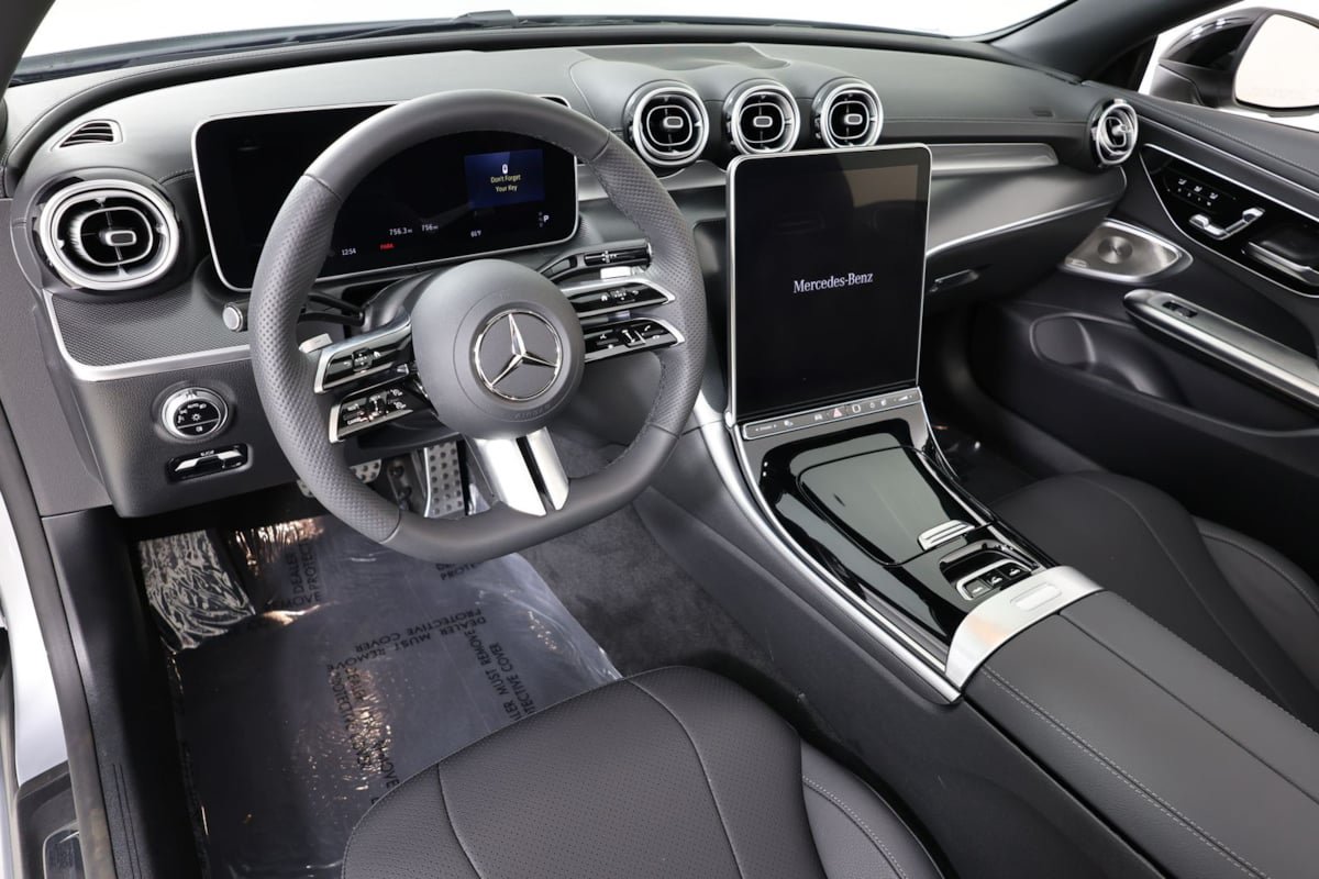 Used 2024 Mercedes-Benz CLE 300 4MATIC Cabriolet image 20