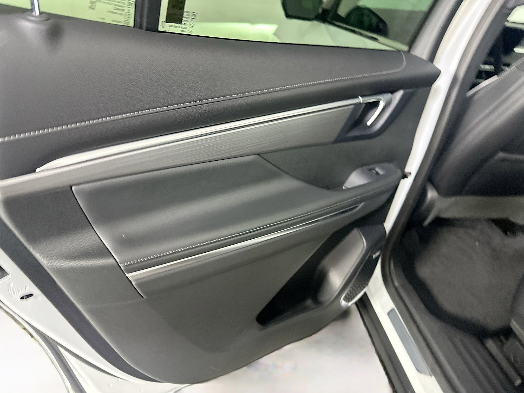 Used 2025 Buick Enclave Preferred image 26