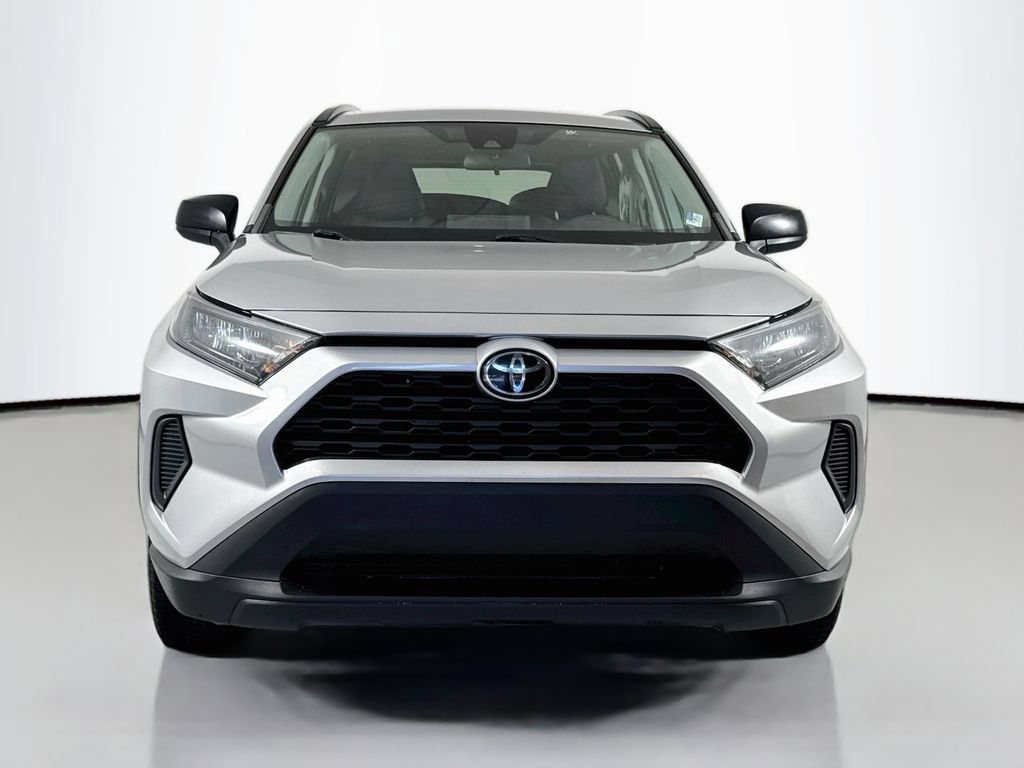 Used 2021 Toyota RAV4 LE AWD/4WD image 2