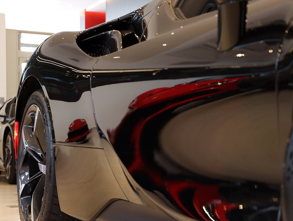 Certified 2022 Ferrari SF90 Spider image 13