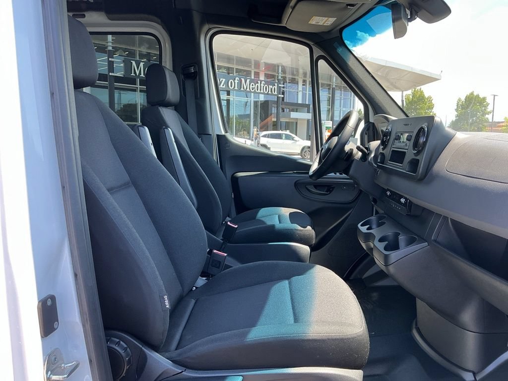 Used 2025 Mercedes-Benz Sprinter 2500 image 17