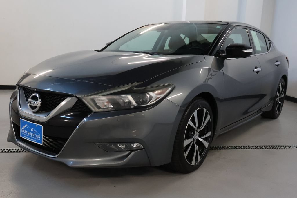 Used 2017 Nissan Maxima Platinum w/ Interior Lighting Package FWD image 3