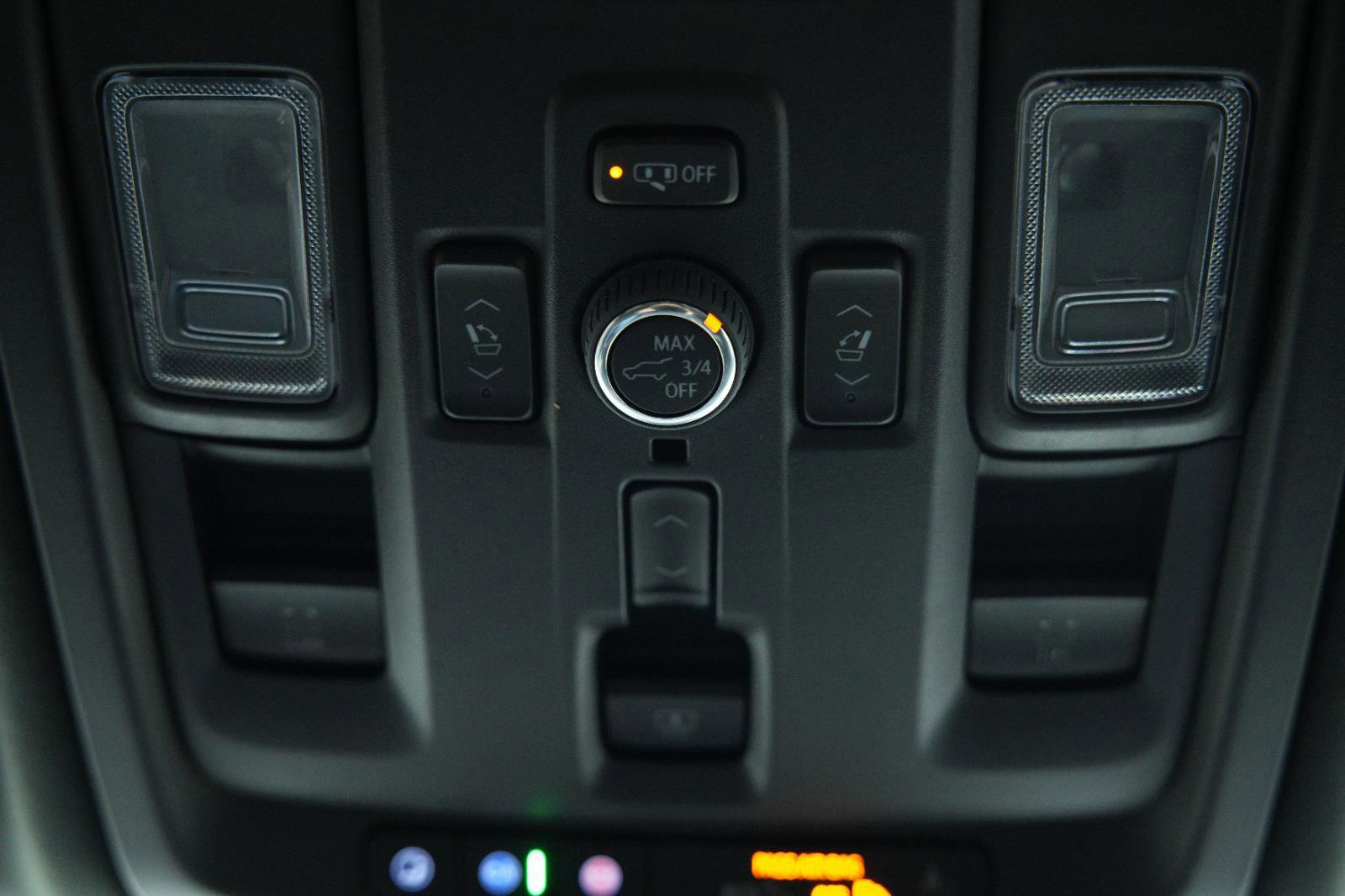 Used 2023 GMC Yukon Denali w/ LPO, Floor Liner Package image 40