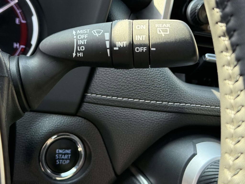 Used 2019 Toyota RAV4 Limited w/ Advanced Technology Package AWD/4WD image 35