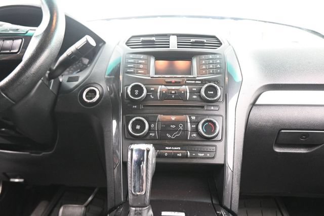 Used 2017 Ford Explorer XLT AWD/4WD image 23