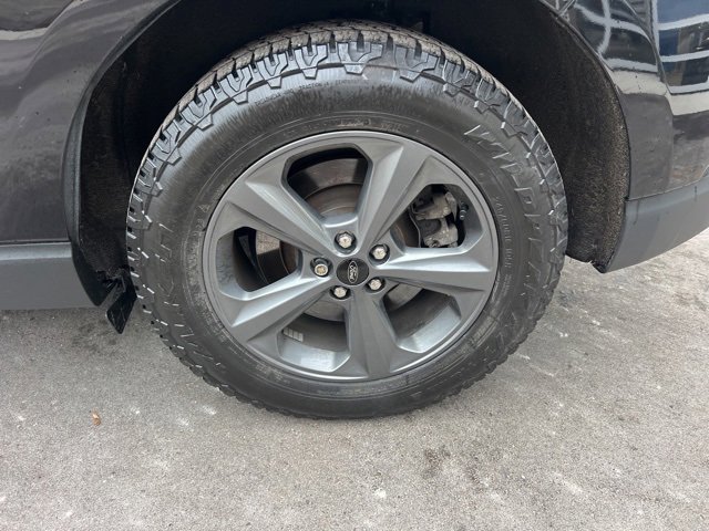 Used 2023 Ford Edge SEL w/ Sport Appearance Package image 9