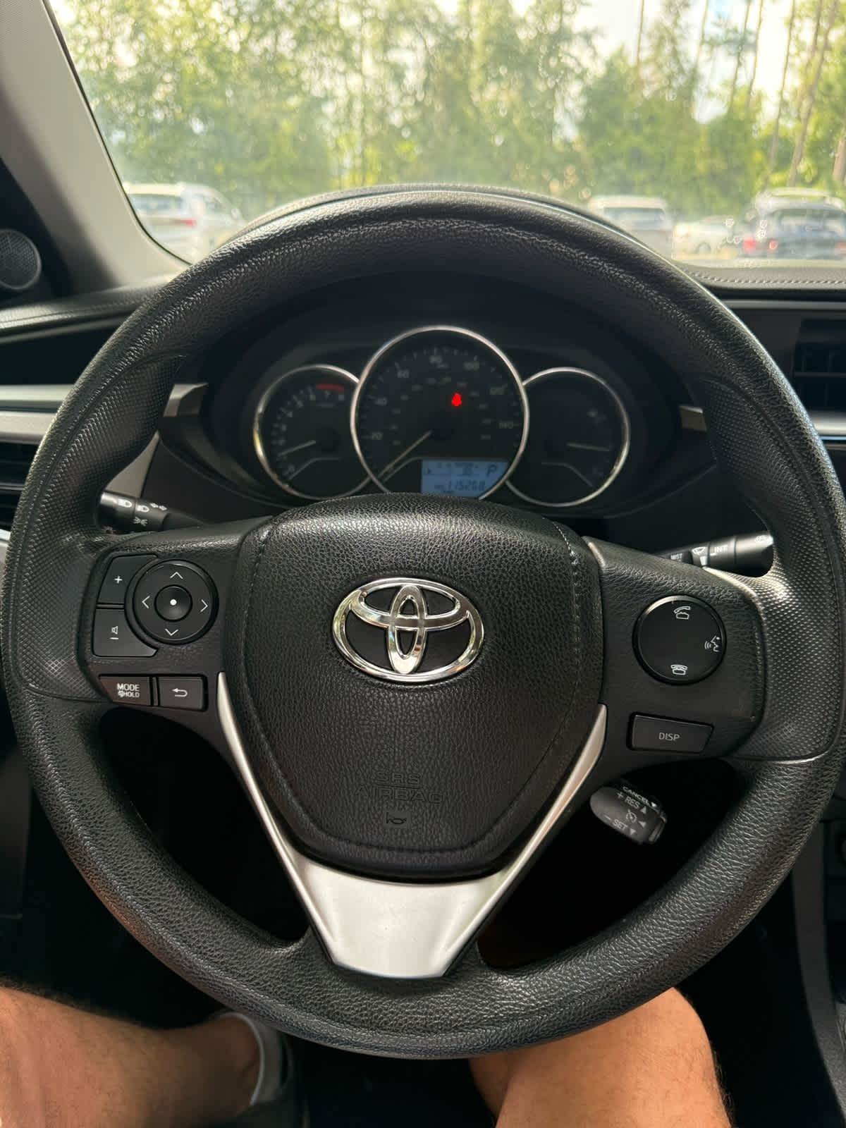 Used 2015 Toyota Corolla LE FWD image 19