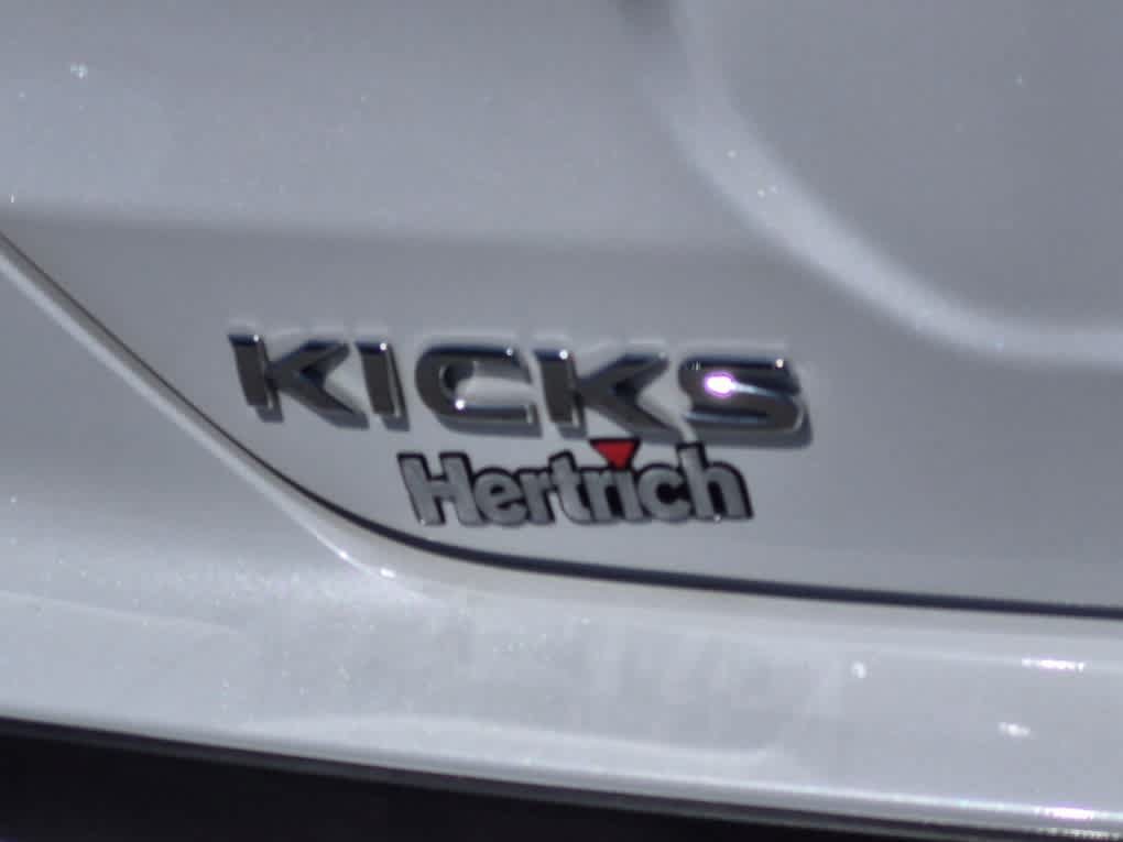 Used 2023 Nissan Kicks SR w/ SR Premium Package FWD image 20