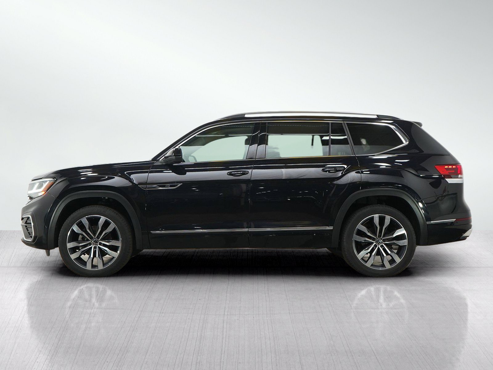 Used 2023 Volkswagen Atlas SEL Premium AWD/4WD image 3