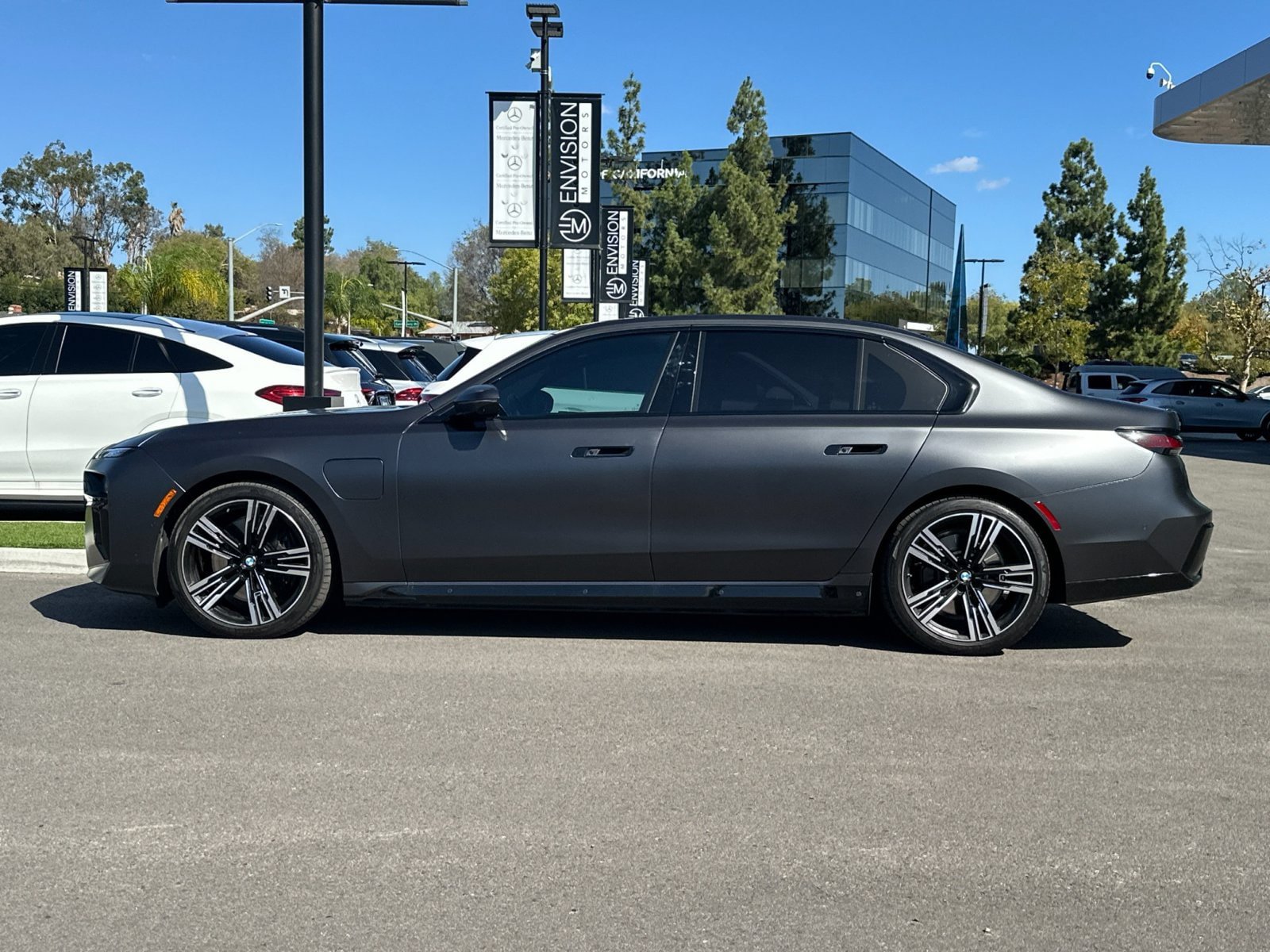 Used 2026 BMW 750e xDrive w/ Executive Package AWD/4WD image 6