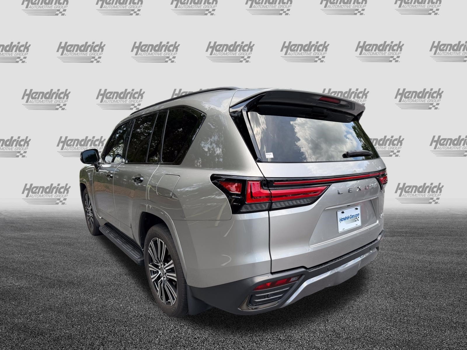 Used 2023 Lexus LX 600 4WD w/ Appearance Package image 7