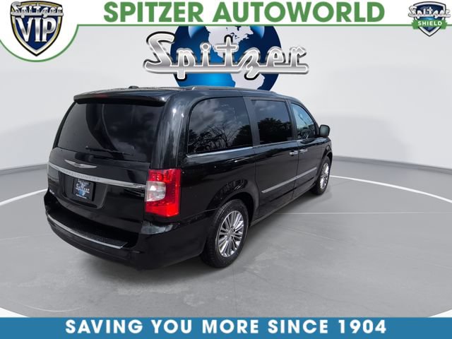 Used 2014 Chrysler Town & Country Touring-L w/ Driver Convenience Group FWD image 9