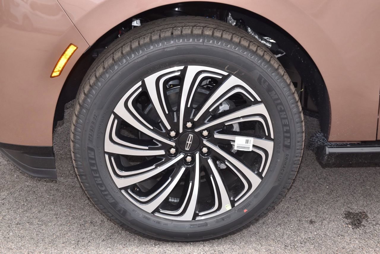 New 2026 Lincoln Navigator L Black Label AWD/4WD image 40
