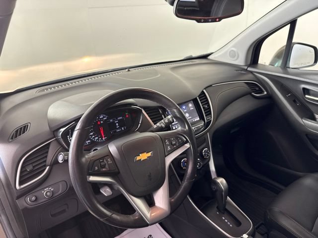 Used 2021 Chevrolet Trax LT w/ Premium Seat Package FWD image 18