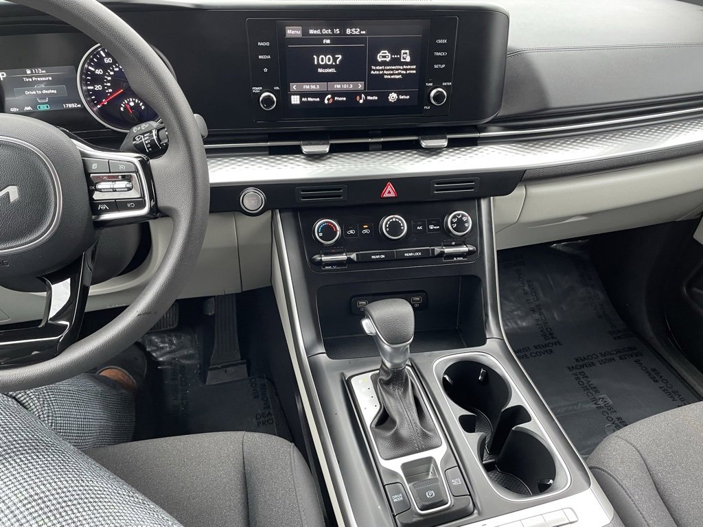 Used 2024 Kia Carnival LX image 27
