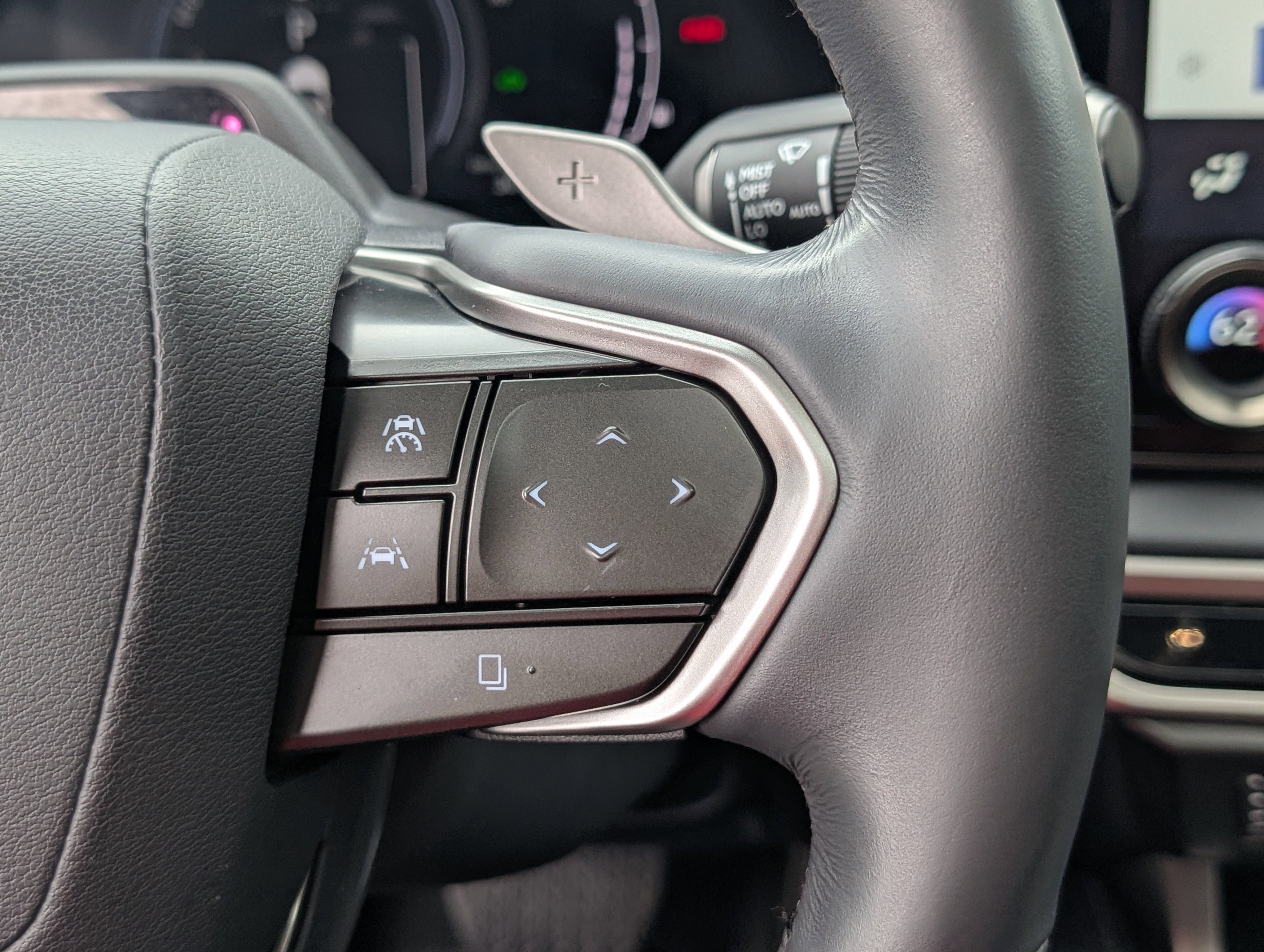 Certified 2023 Lexus RX 350 RX 350h Premium Plus w/ Accessory Package (2T) image 24