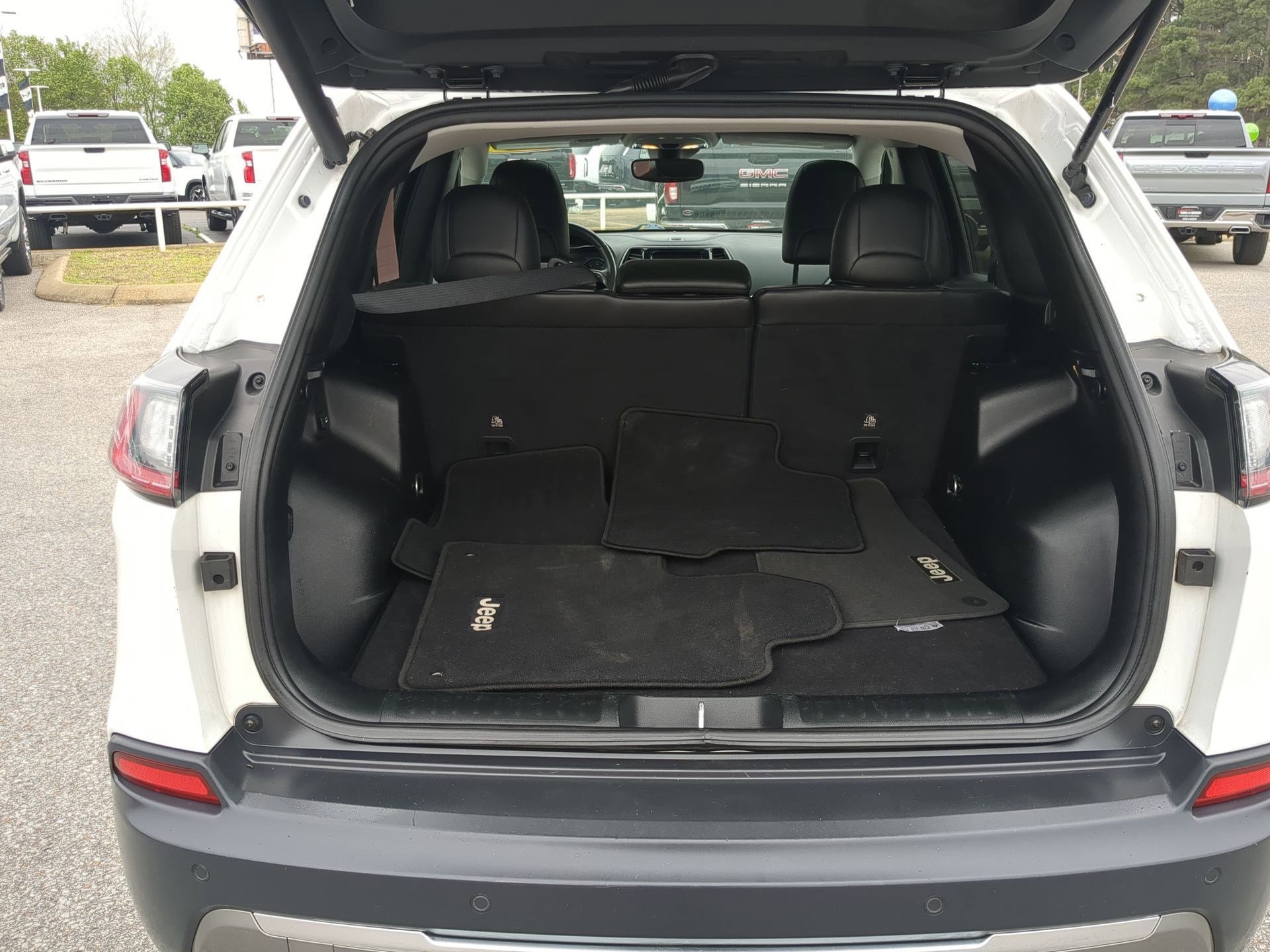 Used 2019 Jeep Cherokee Limited w/ Technology Group image 23