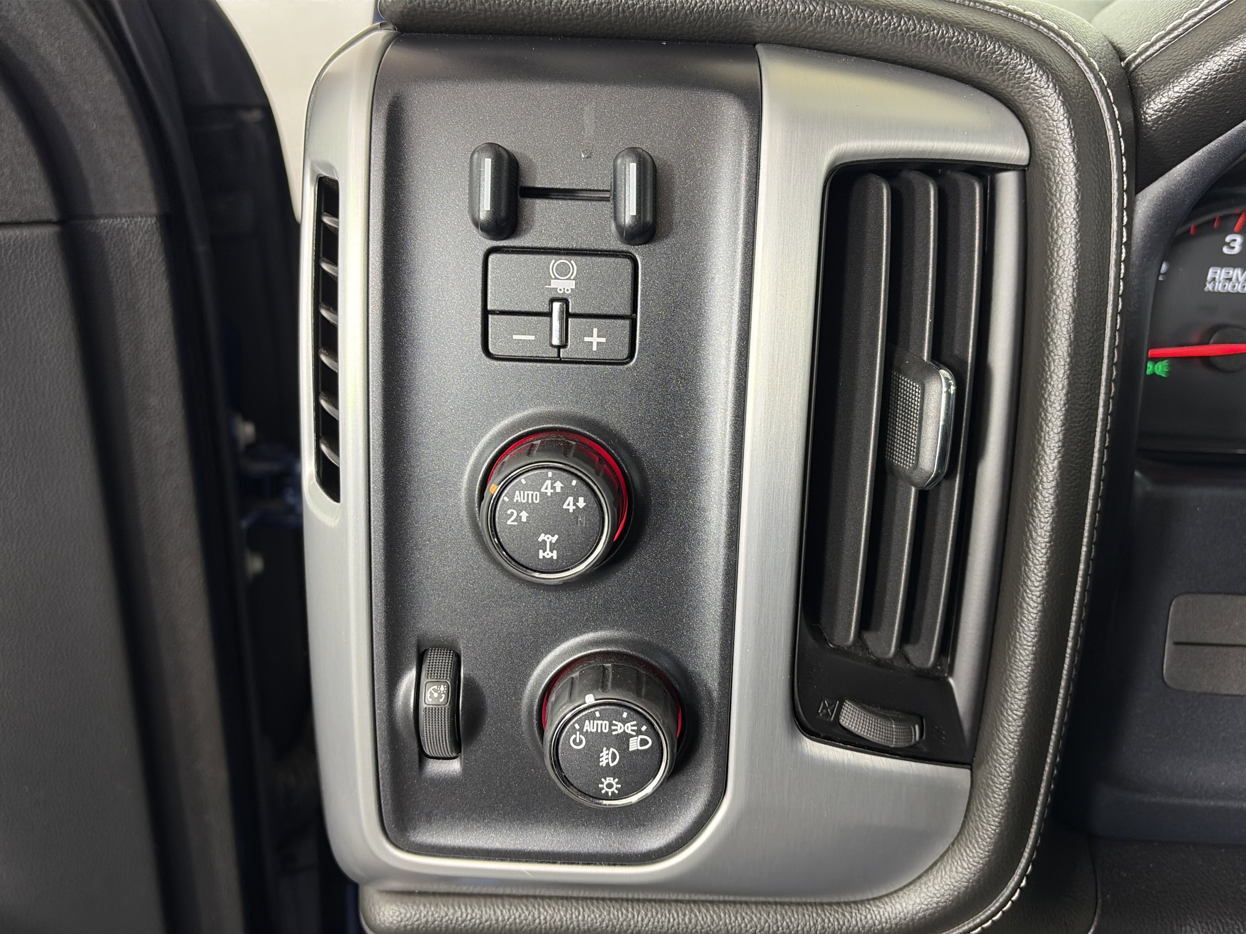 Used 2016 GMC Sierra 1500 SLE w/ SLE Value Package image 24