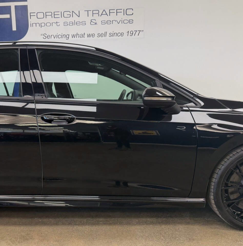 Used 2025 Volkswagen Golf R Black Edition image 17