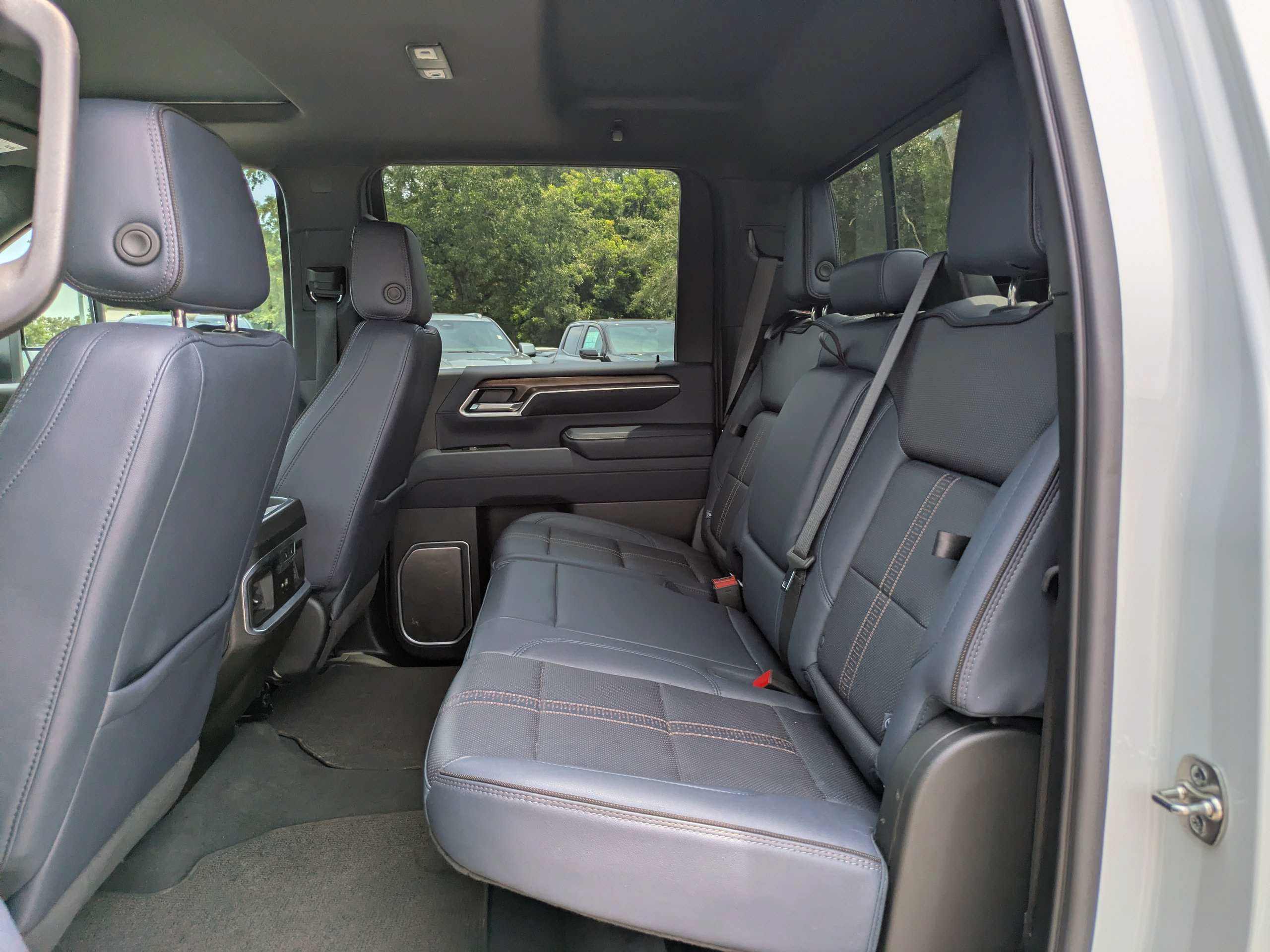 Used 2025 Chevrolet Silverado 3500 High Country w/ High Country Premium Package AWD/4WD image 14