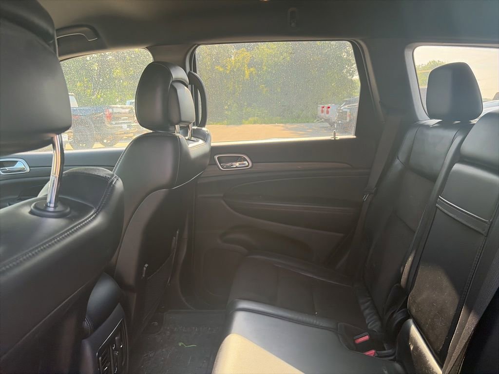 Used 2019 Jeep Grand Cherokee Altitude AWD/4WD image 10