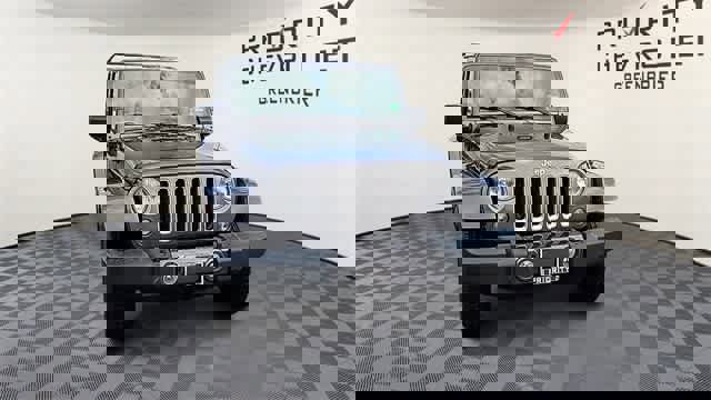 Used 2017 Jeep Wrangler Unlimited Sahara image 3