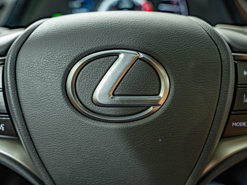 Certified 2025 Lexus ES 300h Ultra Luxury w/ Accessory Package (Z2) FWD image 23