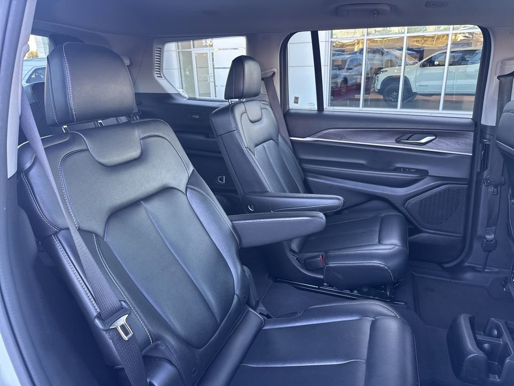 Used 2023 Jeep Grand Cherokee L Limited image 24